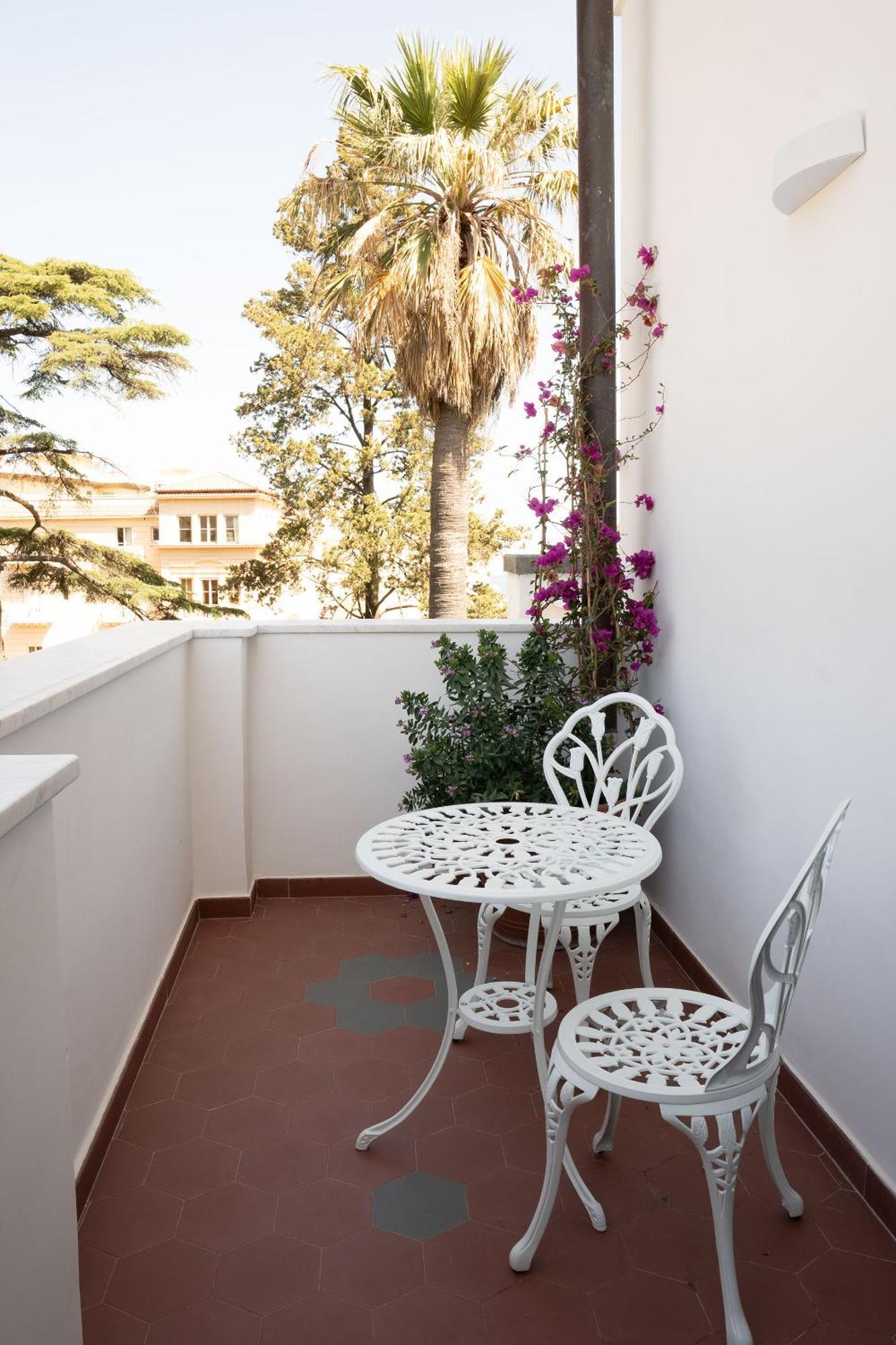 Casa Enzina Hotel Sorrento Exterior foto